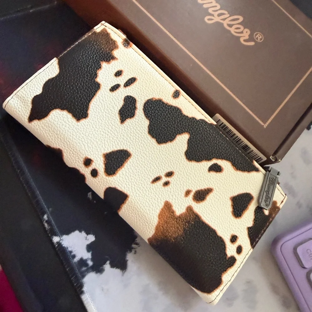 Wrangler Cowhide Print Wallet - Picture 3 of 8
